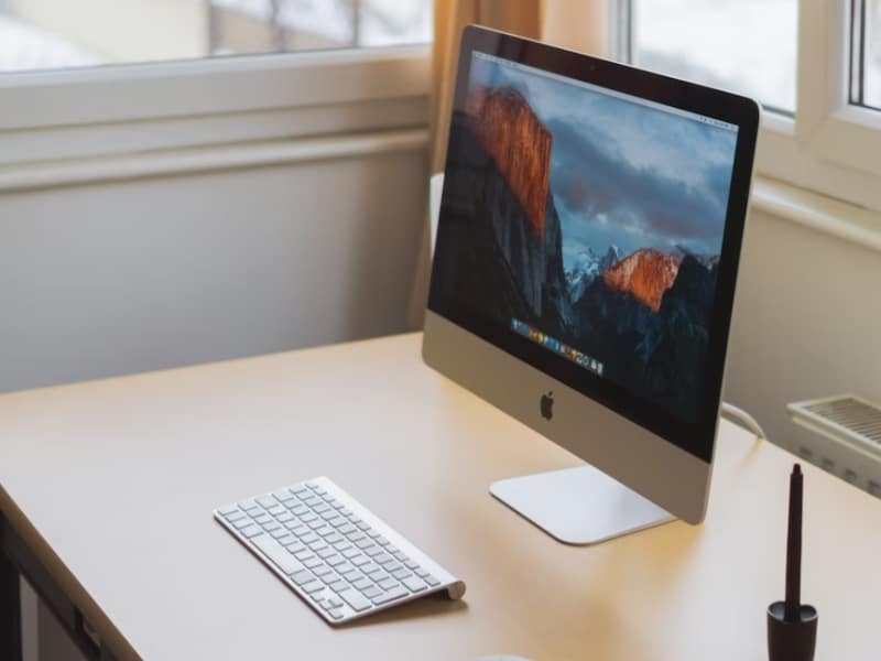 clean work desk