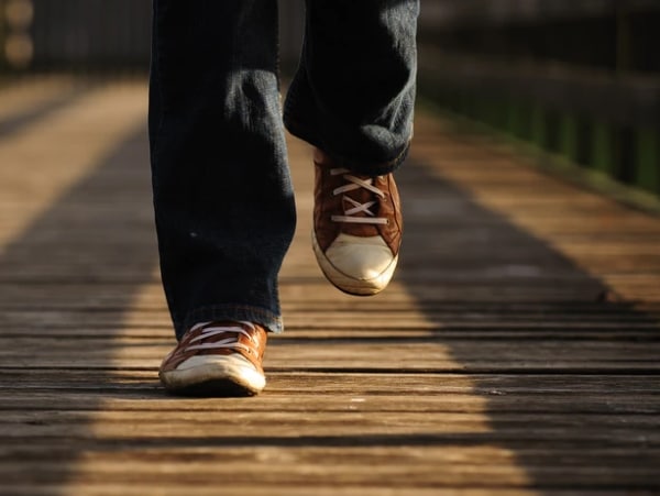 mental benefits of walking on your happiness featured