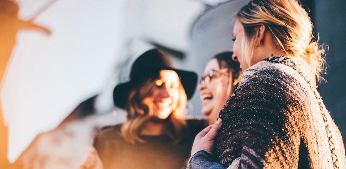 people smiling how to spread happiness